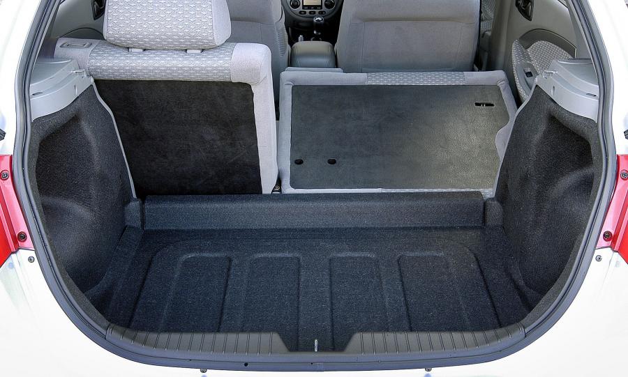  Daewoo Lacetti Hatchback 2004 года  (UK) (фото 11 из 11)